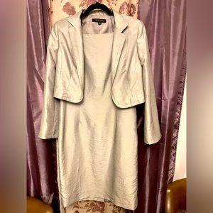 NWOT Anne Klein Suit 2 piece silver/gray dress with jacket size 12